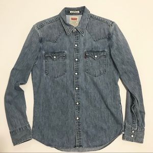 Levi’s Men’s western denim shirt